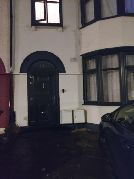 Home Away Barking Barking (Greater London) Exterior foto