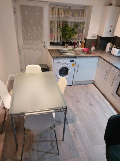 Home Away Barking Barking (Greater London) Exterior foto